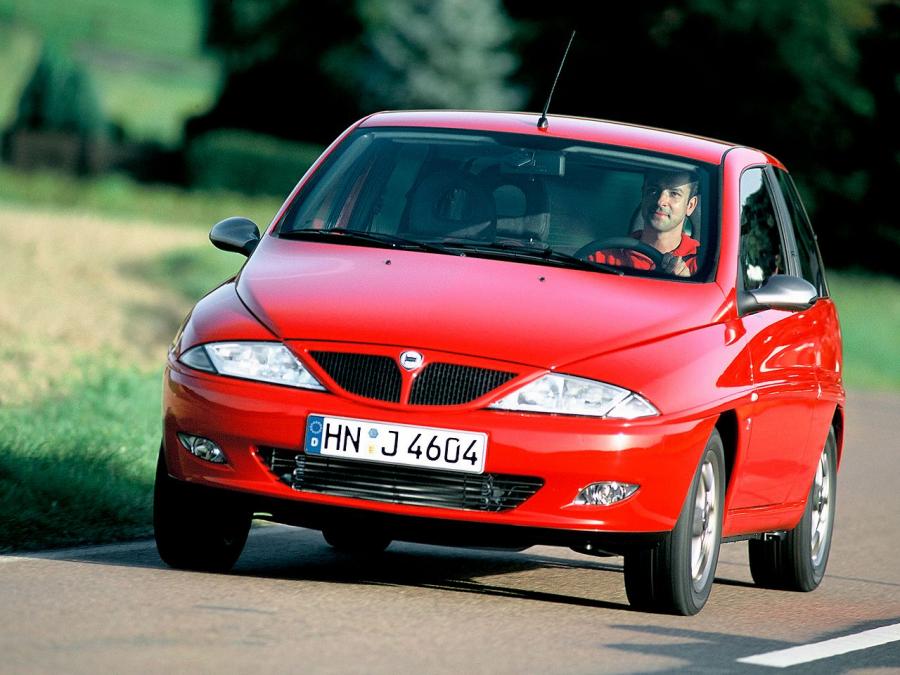  Lancia Y elefantino rosso 2000 года  (фото 1 из 6)